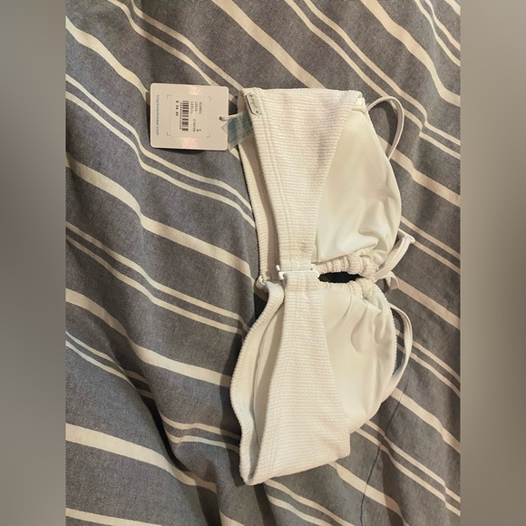 Tropik white bikini top! New with tags - Picture 4 of 4